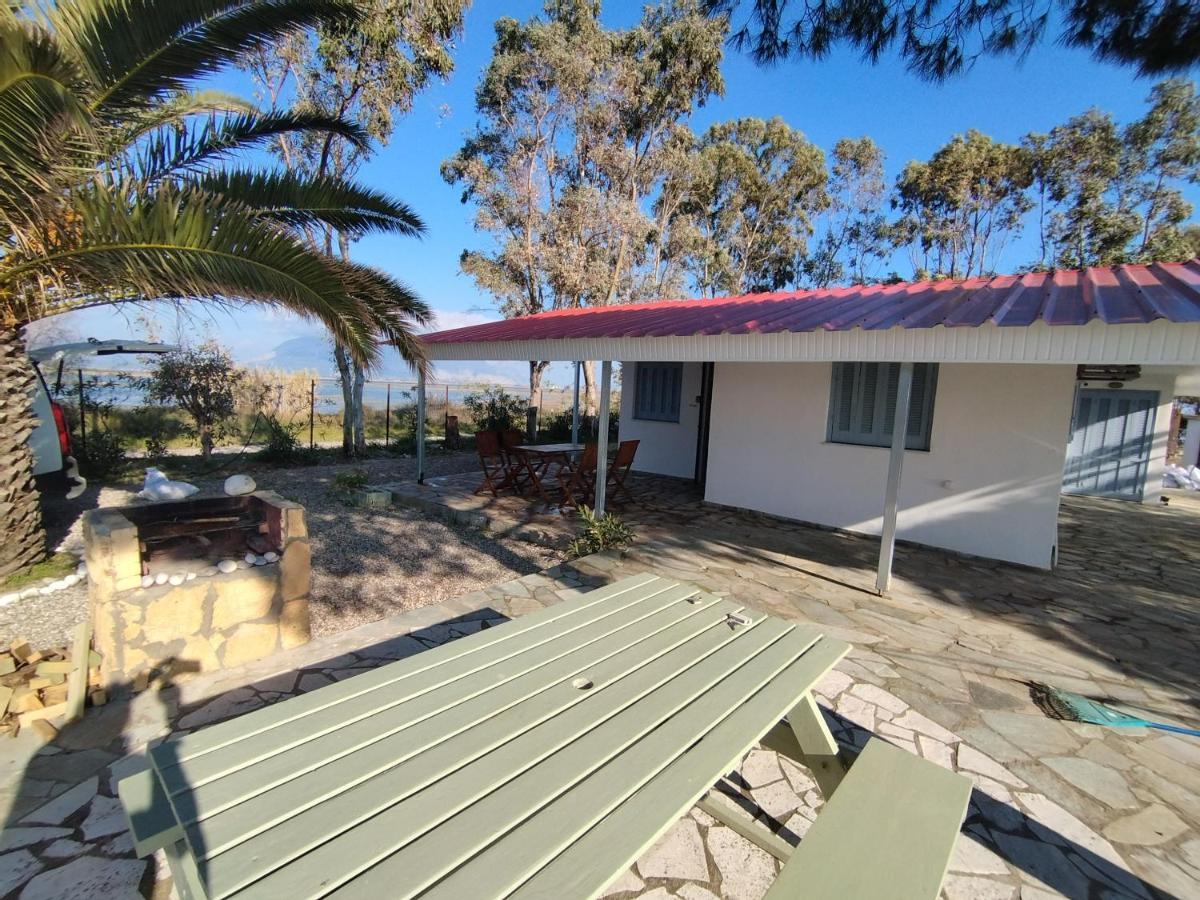 Beachfront 2br Garden Bbq Seaview Quietretreat * Missolonghi